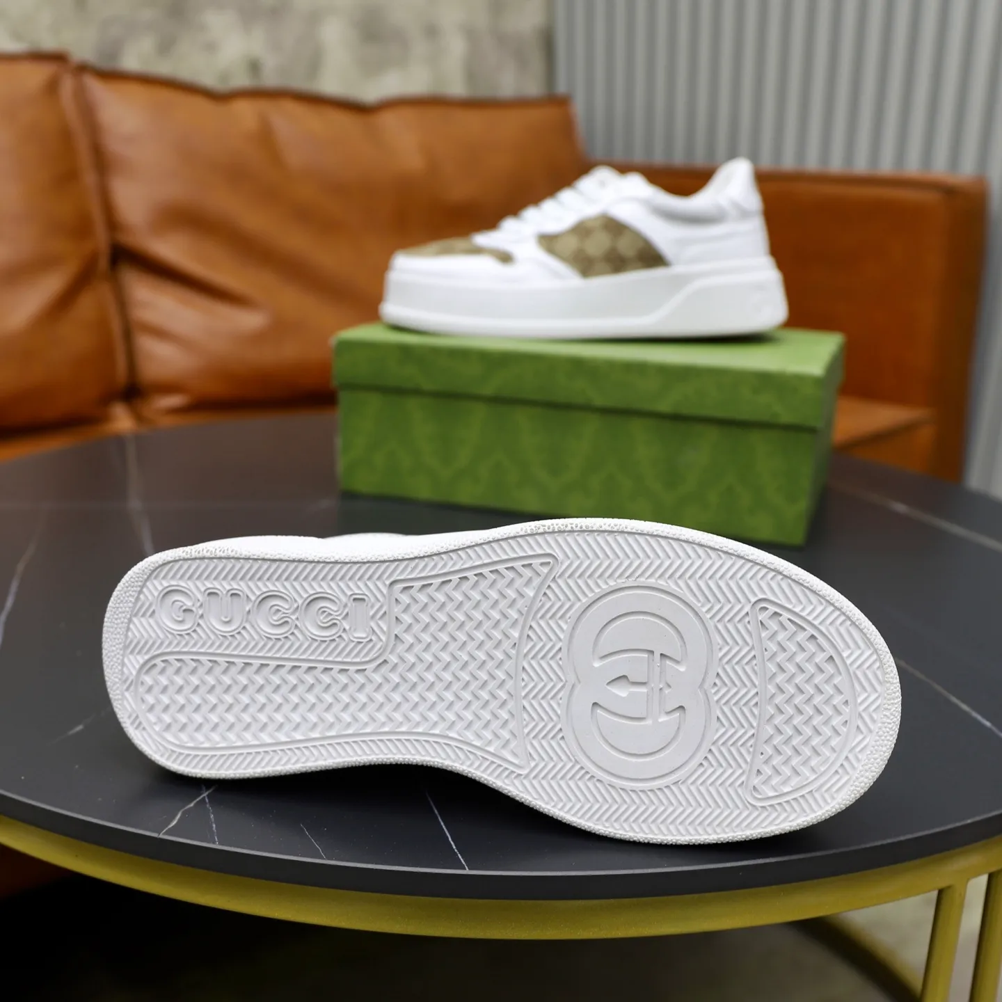 Men's shoes: 400💰🙅‍♂️🙅‍♂️🙅‍♂️ Brand: GUCCI Standard code: 38-44 (45 customized) Grade: Same as the official website Material: Original leather splicing brand cloth Comfortable and breathable sheepskin lining Lightweight wear-resistant outsole Style category: Men's fashion casual shoes Sports shoes Distinguished luxury brand elements Top luxury Color: actual picture color